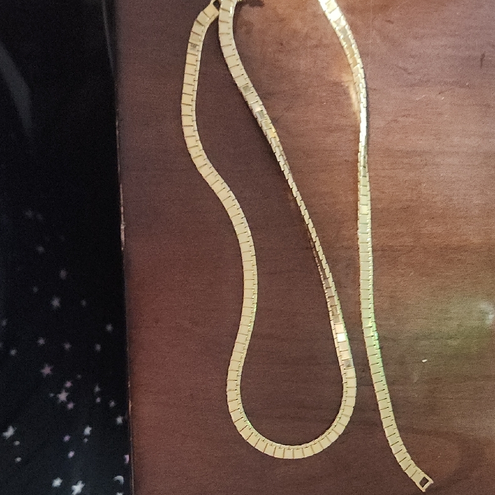 Elegant Gold Necklace